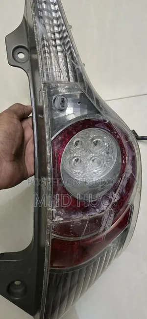 অ্যাকুয়া ২০১৩ টেইল লাইট ব্যাক