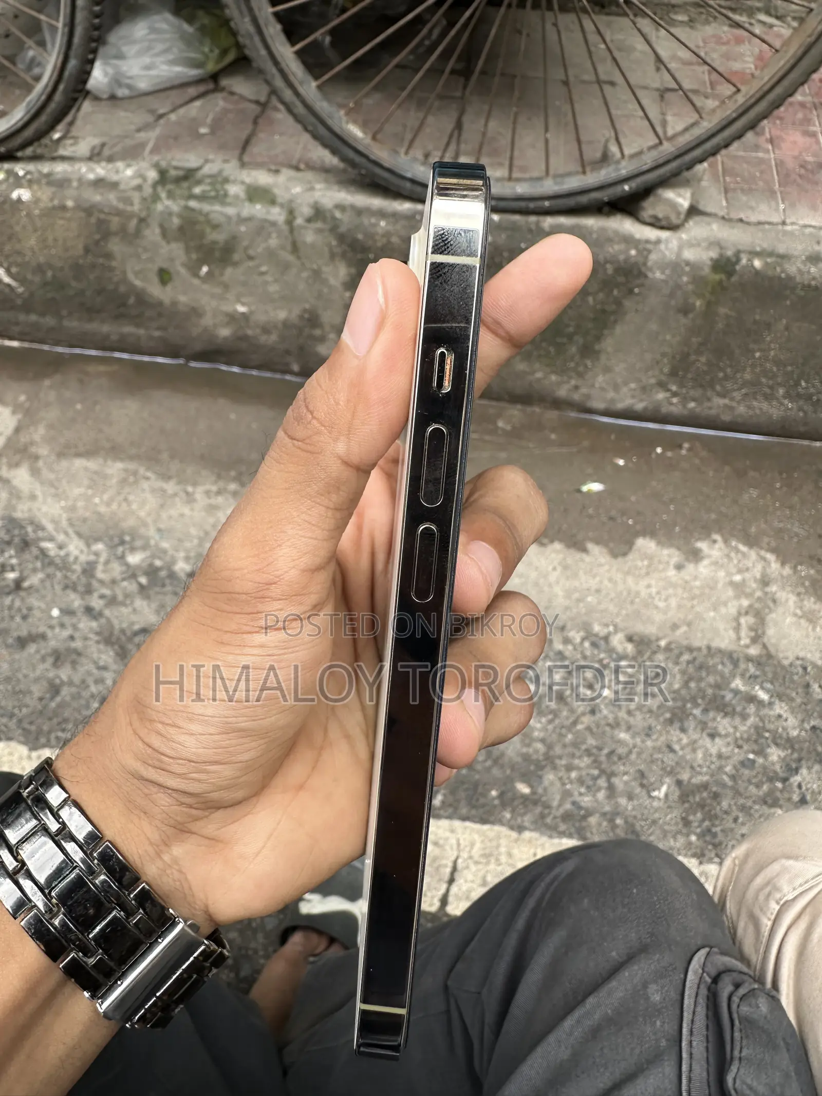 অ্যাপল আইফোন ১৪ প্রো ২৫৬ জিবি গোল্ড