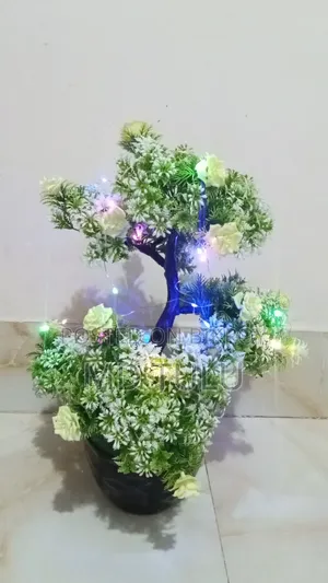 আকর্ষণীয় ফুলের টব লাইটিং সহ
