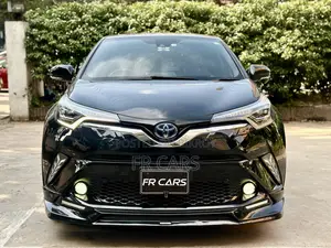 Toyota C-HR XLE FWD Sport Utility (2.0L 4-cylinder 2-automatic) 2018 Black