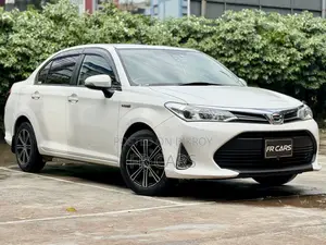 Toyota Axio 1.5 Hybrid 2WD 2019 White