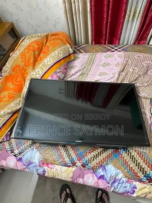 সনি ৪০-ইঞ্চি টিভি, ডিসপ্লে নষ্ট, অন্যান্য পার্টস ভালো আছে।