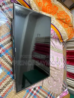সনি ৪০-ইঞ্চি টিভি, ডিসপ্লে নষ্ট, অন্যান্য পার্টস ভালো আছে।