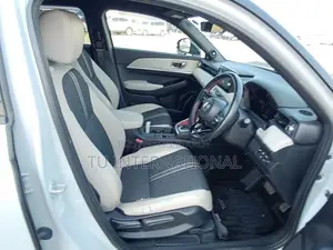 Honda Vezel 2021 Pearl
