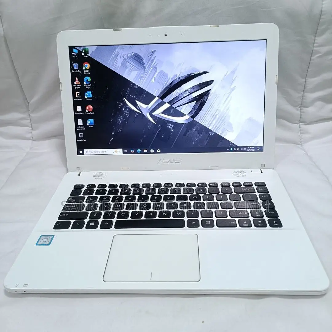 Laptop ASUS 3GB Intel SSD 256GB