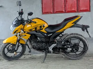 Suzuki Gixxer 2024 Yellow