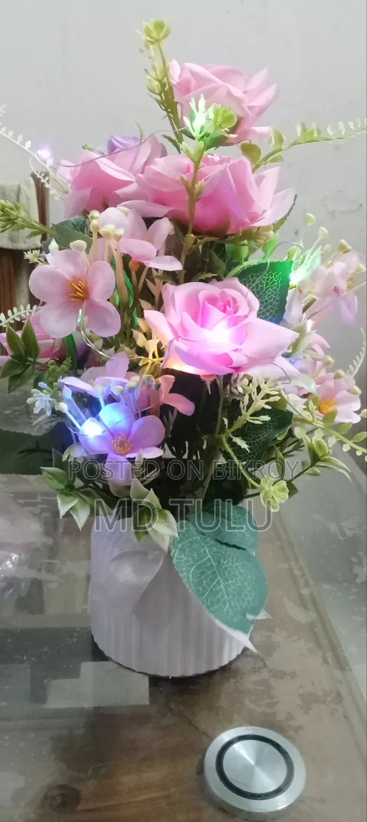 আকর্ষণীয় ফুলের টব লাইটিং সহ