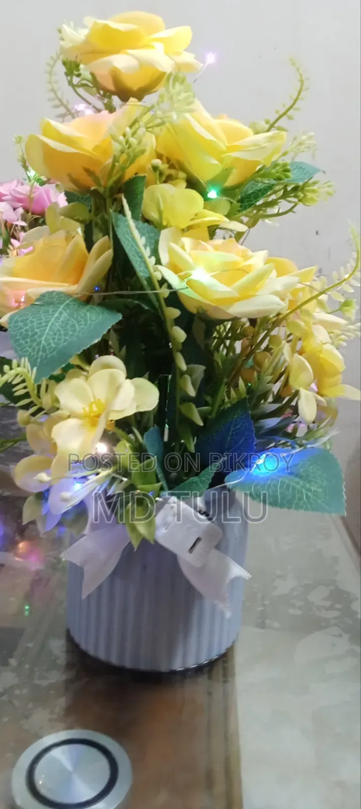 আকর্ষণীয় ফুলের টব লাইটিং সহ
