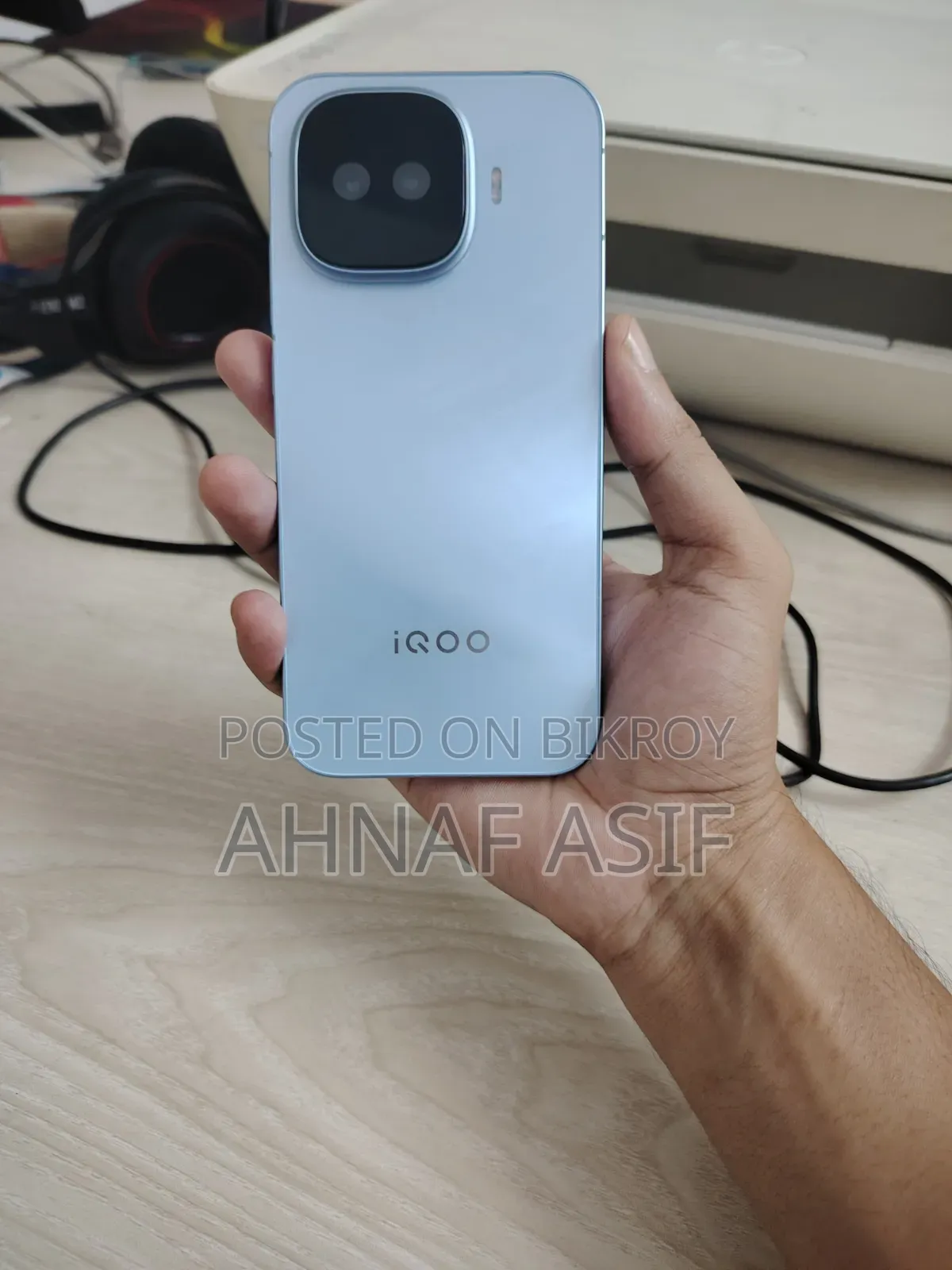 আইকিউওও ২৫৬ জিবি ব্লু