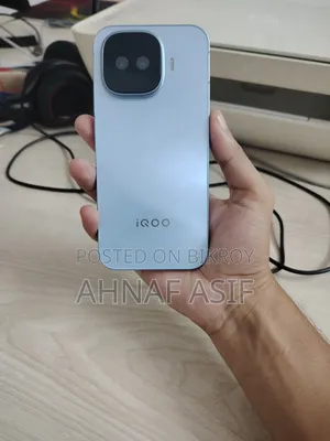 আইকিউওও ২৫৬ জিবি ব্লু