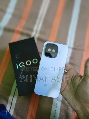 আইকিউওও ২৫৬ জিবি ব্লু
