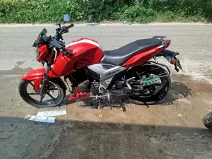 টিভিএস এপাচি ১৬০ ৪ভি ২০২০ লাল