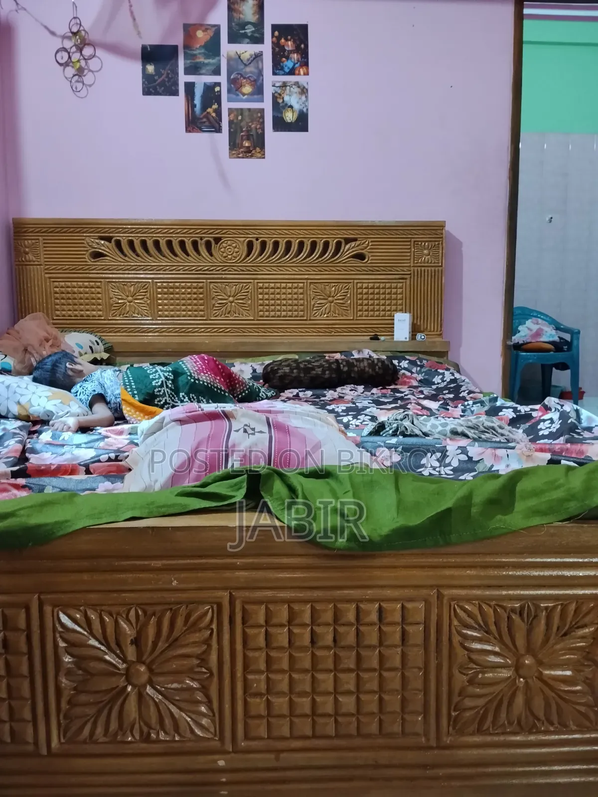2 Beds and 1 Wardrobe for Sale