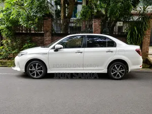 Toyota Axio Hybrid WXB 2018 Pearl White