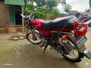 হোন্ডা ২০১৮ লাল