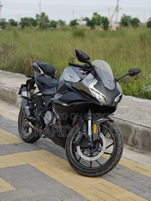 সিএফমটো ৩০০এসআর ২০২৫ কালো