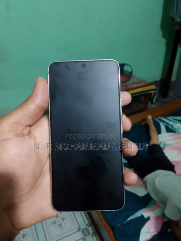 স্যামসাং গ্যালাক্সি এস২২ ৫জি ২৫৬ জিবি হোয়াইট