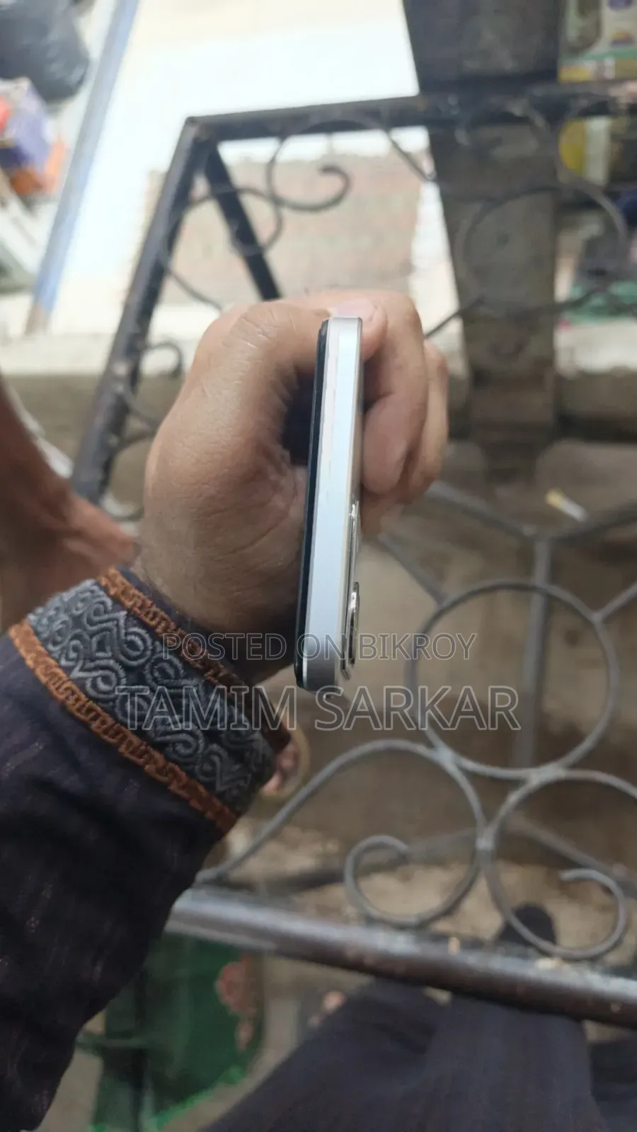 রিয়েলমি সি৭১ ১২৮ জিবি সাদা