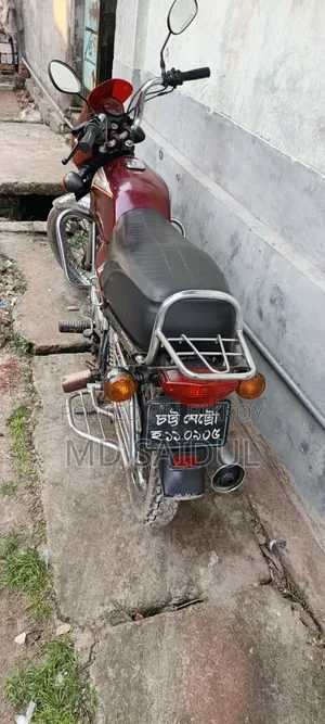 New Bajaj Boxer 2010 Red