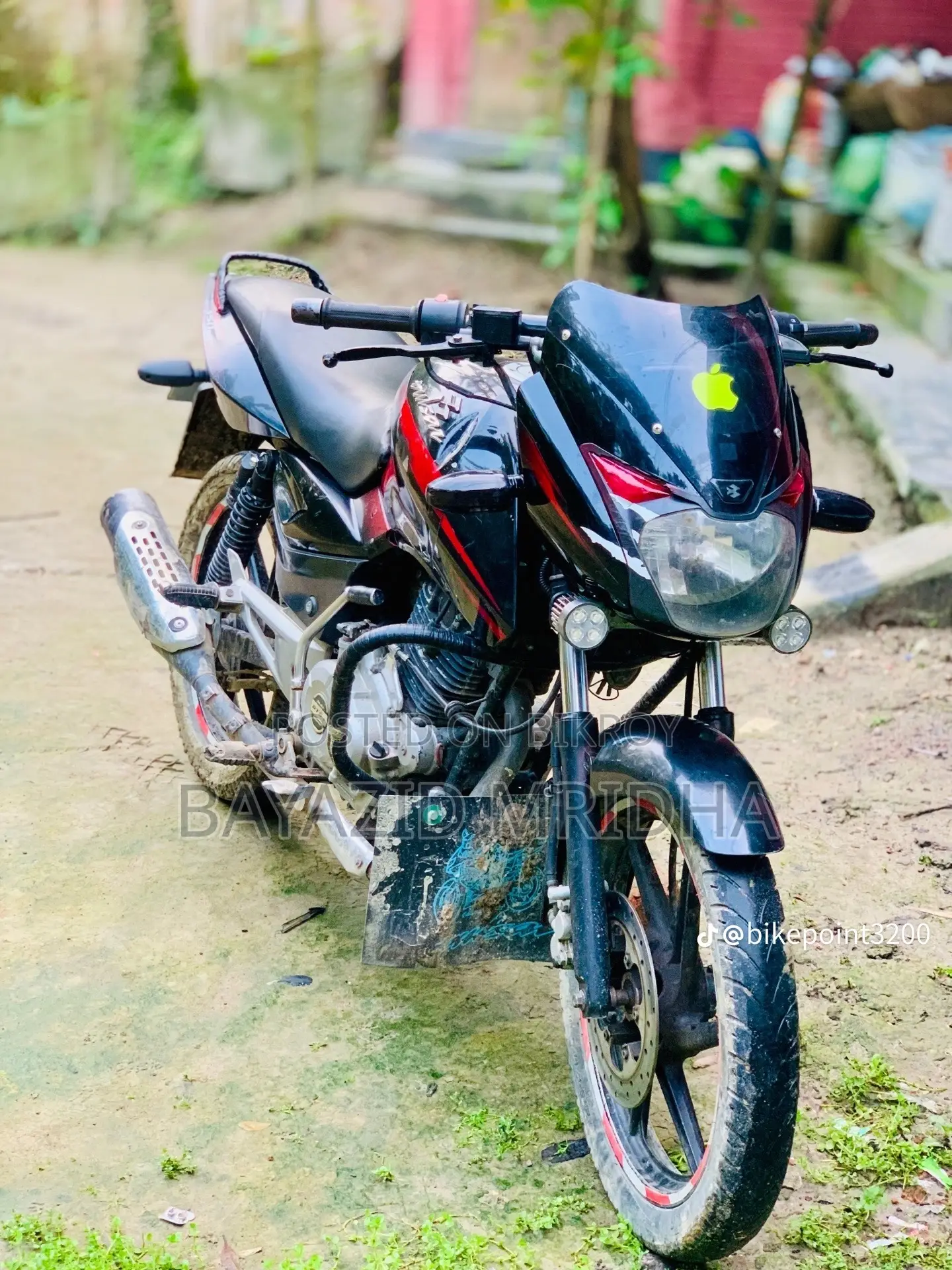 বাজাজ পালসার ১৫০ ২০১৭ লাল