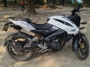 বাজাজ পালসার এনএস ১৬০ ২০১৯ সাদা
