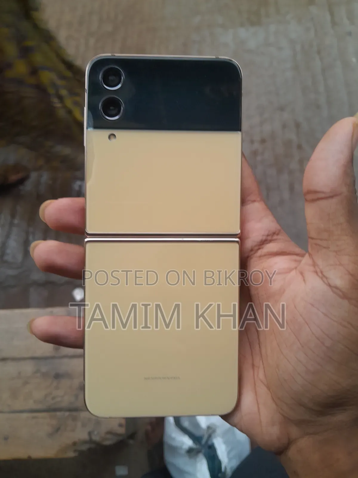 Samsung Galaxy Z Flip4 256 GB Gold