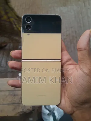 Samsung Galaxy Z Flip4 256 GB Gold
