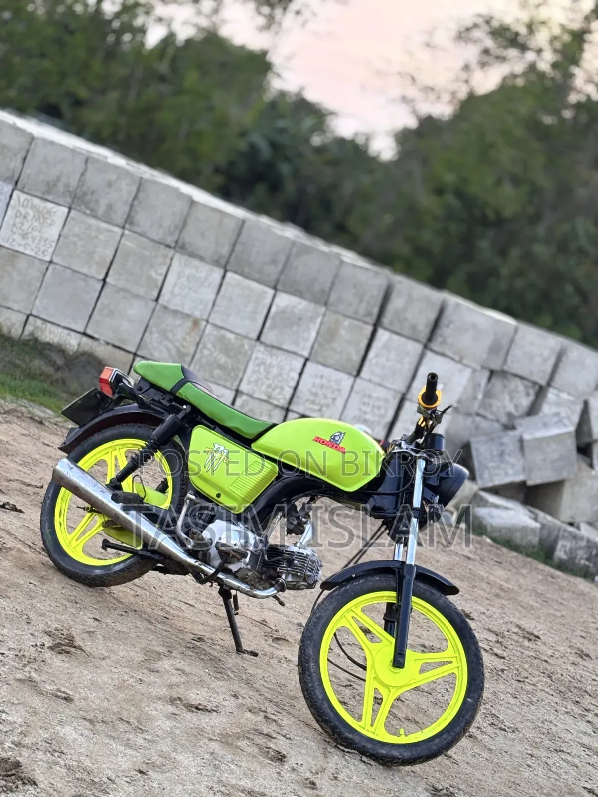 Honda 2023 Pink