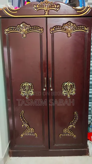বাসা চেঞ্জ করবো তাই একটি আলমারি বিক্রয় হবে।