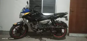 বাজাজ পালসার ১৩৫ এলএস ২০১৬ কালো