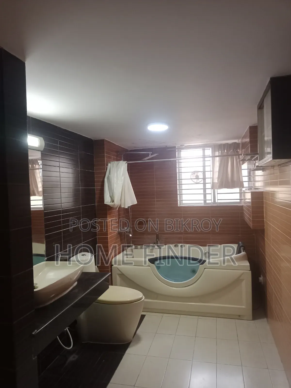 গুলশানে ভাড়ার জন্য ৪ বেডরুমের অ্যাপার্টমেন্ট