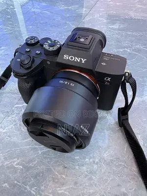 Sony A7 Riv