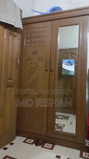 ব্যবহৃত আসবাবপত্র