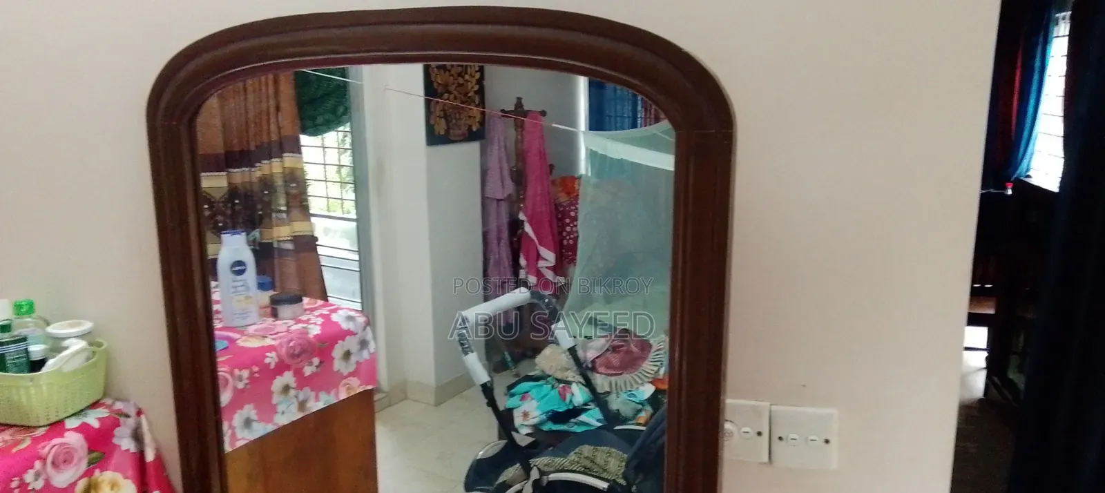 পুরোনো ড্রেসিং টেবিল বিক্রি হবে