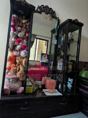 ড্রেসিং টেবিল