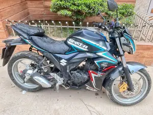 সুজুকি জিক্সার ২০১৫ ব্লু