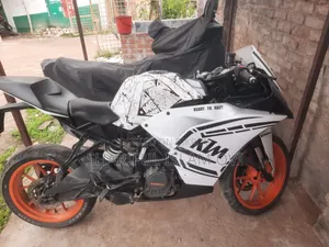 KTM RC 125 2023 Orange
