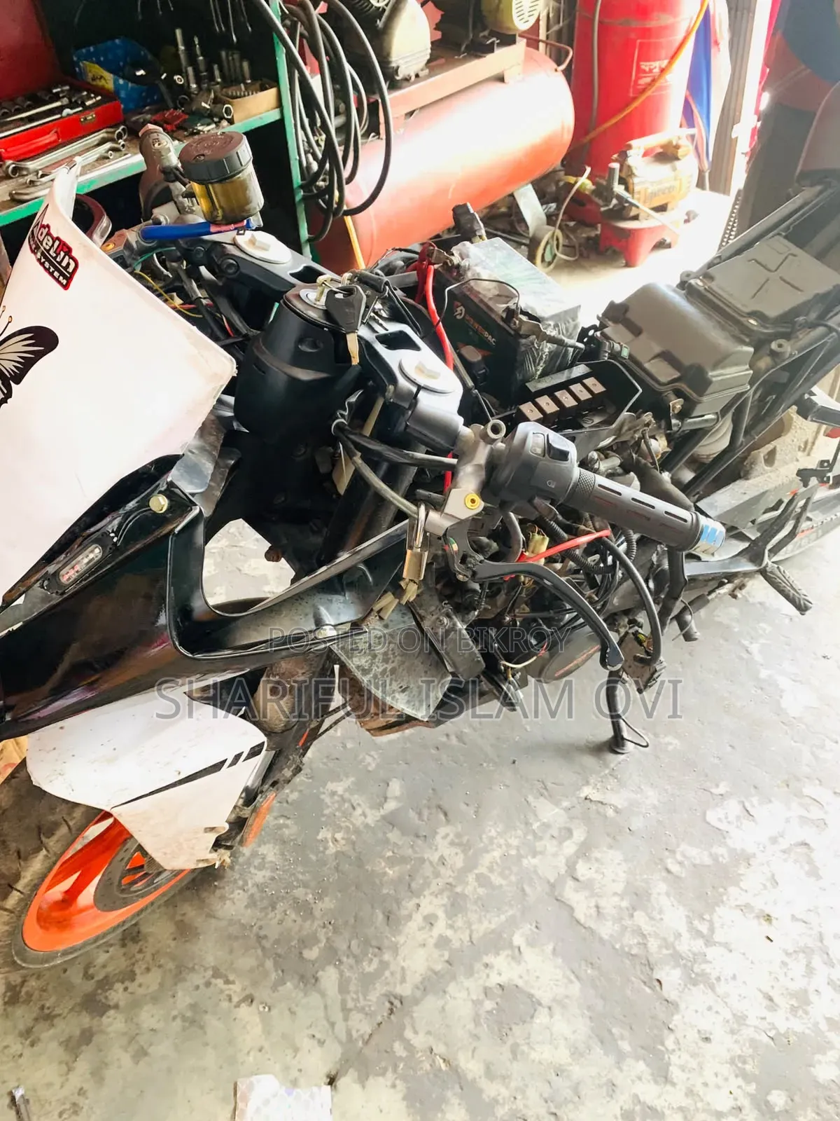 KTM RC 125 2023 Orange