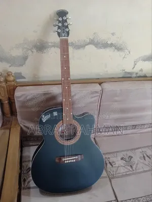 সিগনেচার অ্যাকোস্টিক গিটার