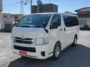 Toyota HiAce 2022 White