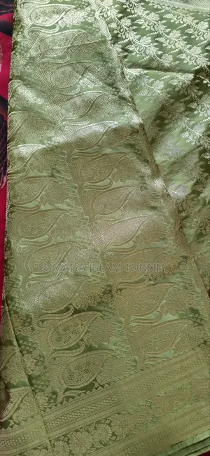 বেনারসি শাড়ি