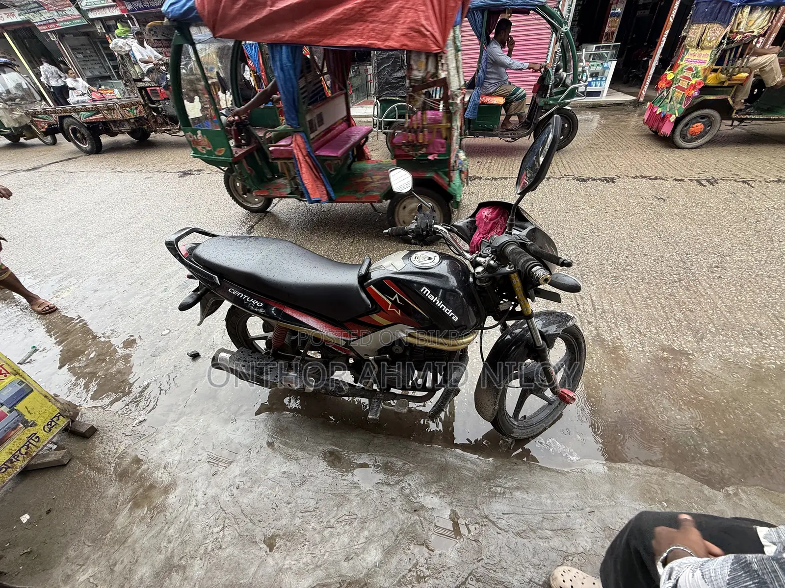 মহিন্দ্রা সেঞ্চুরো ২০১৬ ব্ল্যাক