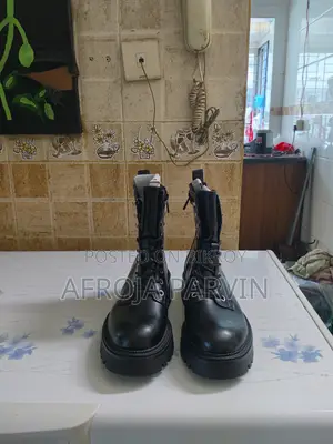Pull and Bear Shoe