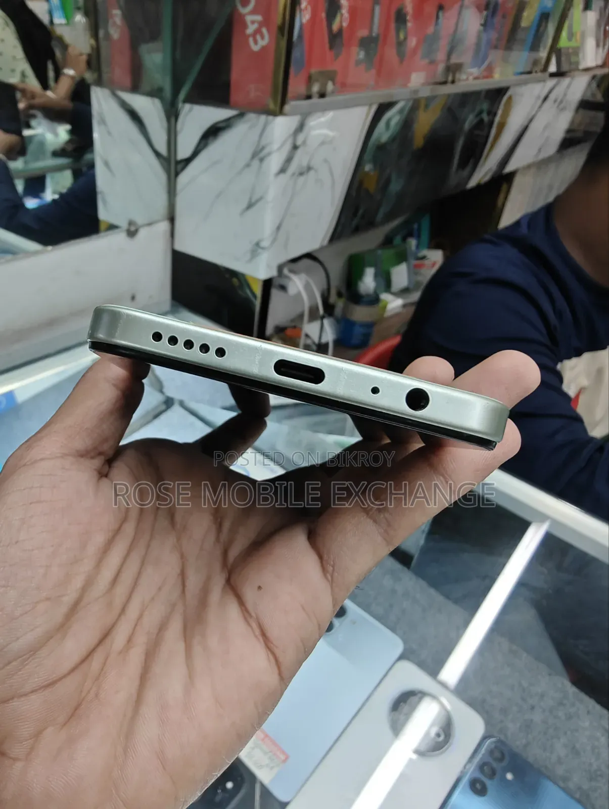 আইকিউওও ১২৮ জিবি গ্রিন