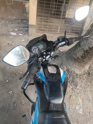 বাজাজ ডিসকভার ১২৫ ২০২২ গ্রীন
