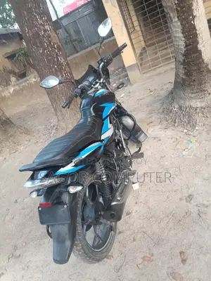 বাজাজ ডিসকভার ১২৫ ২০২২ গ্রীন