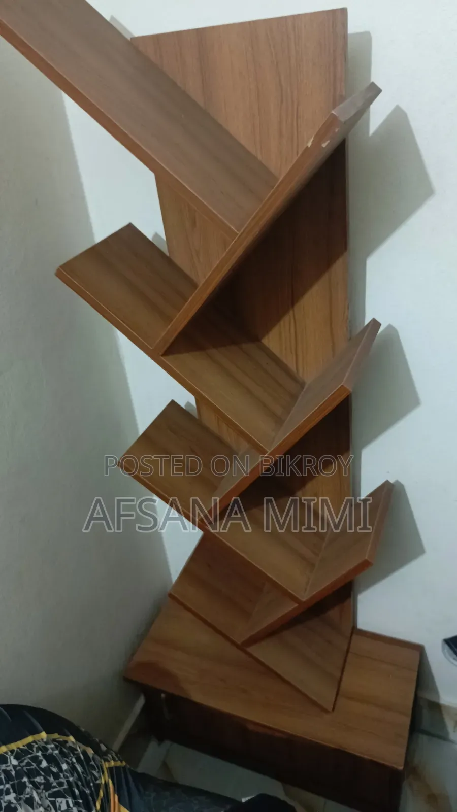 অপ্রয়োজনীয় আসবাবপত্র