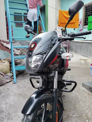 বাজাজ পালসার ১৫০ ২০২২ ব্ল্যাক