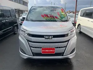 টয়োটা নোয়া ২.০ এফডব্লিউডি (৮ সিটার) ২০২১ সিলভার