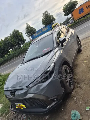 টয়োটা করোল্লা ক্রস ২০২৫ ধূসর
